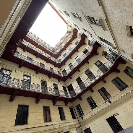 Dula Downtown Apartament *