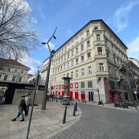 Dula Downtown Apartment